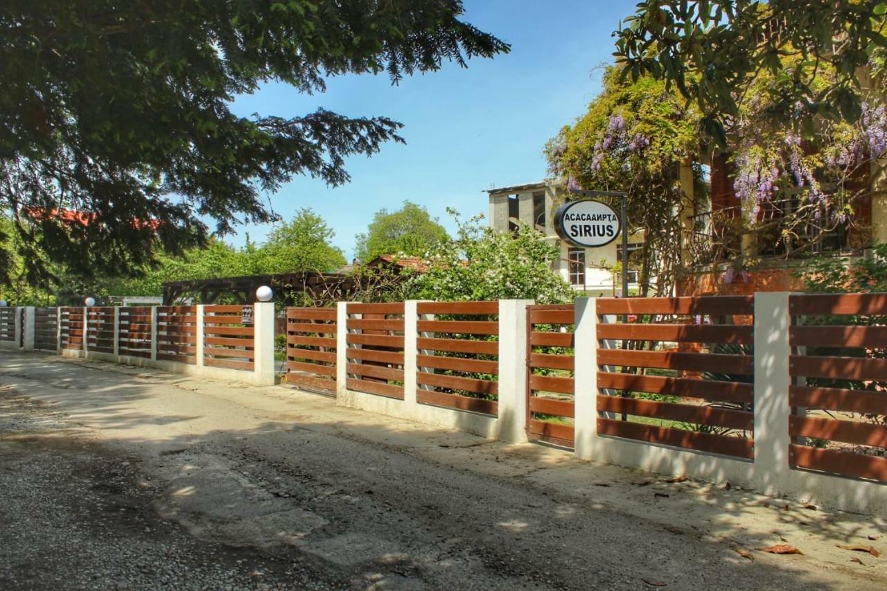 Guest House Sirius Пицунда Екстериор снимка